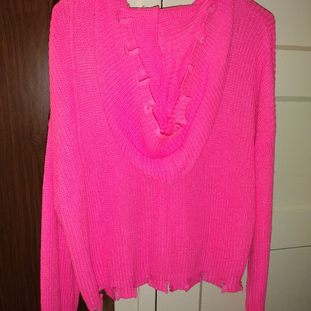 CROP PINK SHAGGY HOODIE.